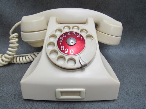 Lovely cream bakelite - lovely,