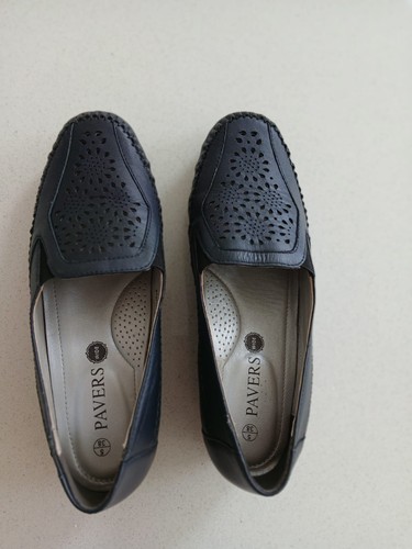 Ladies pavers shoes - size, 5