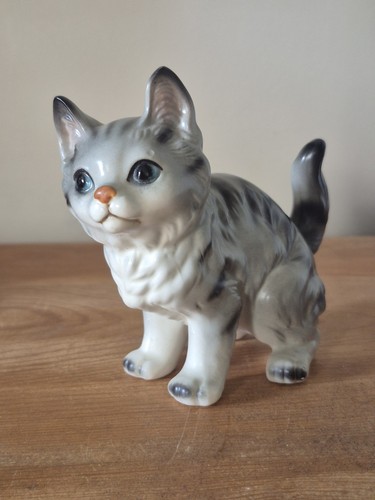 Vintage grey tabby cat - vintage,