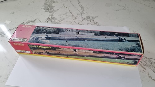Hornby skaledale r8647 canal - hornby,
