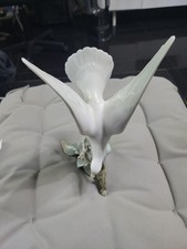 Lladro Turtle Dove Figurine
