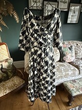 Bombshell London by Katya