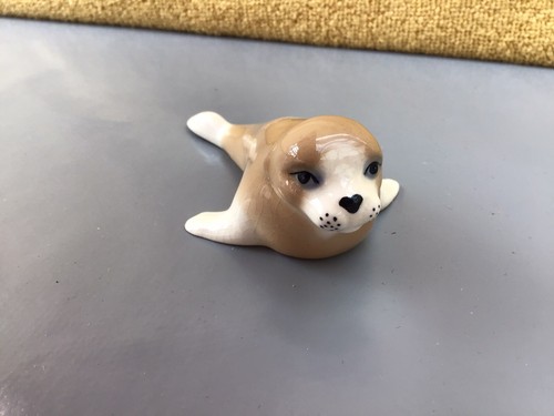 Szeiler seal figure - szeiler,