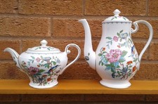 AYNSLEY PEMBROKE SELECTION OF TEA AND COFFEE POTS.