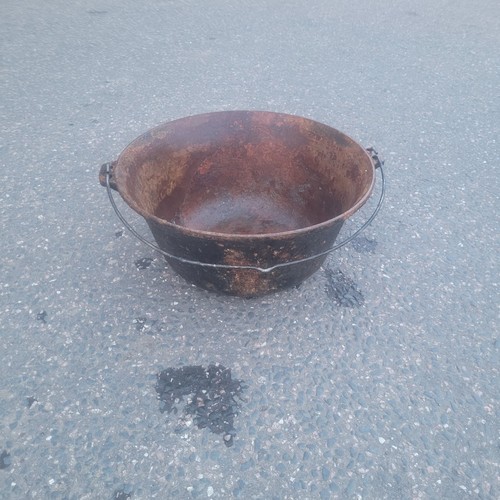 Large cast iron boiling - cast,