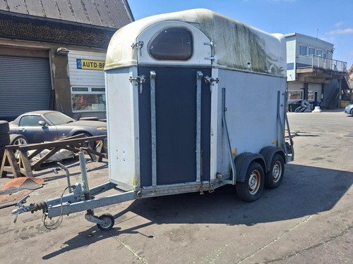 Horse trailer stalled - trailer,,