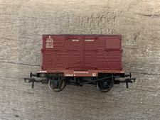 Bachmann 37-951B OO Gauge Conflat Wagon With BD Container Crimson Boxed