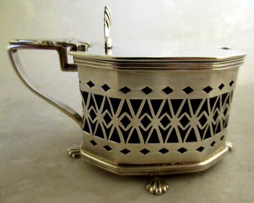 Solid silver octagonal - solid,