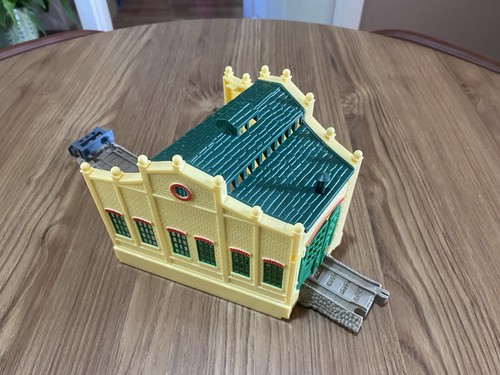 Thomas the tank engine - thomas,