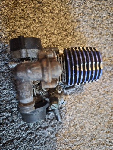 Nitro car engine has - 1/10,