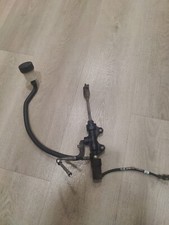 Pump brake rear brake cylinder