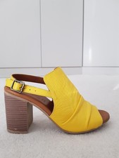 Lovely brand new yellow leather Gardini Spirit shoes in size 4/37.