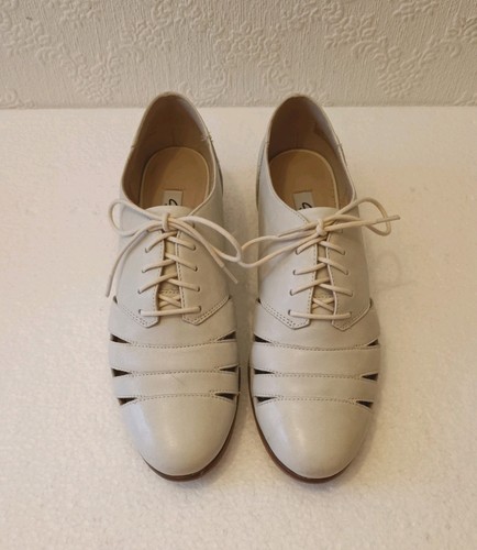 Clarks narrative cream - clarks,