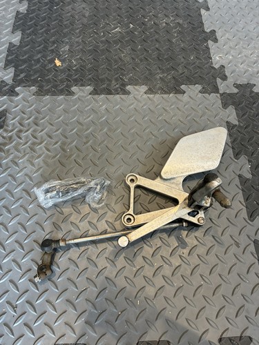 Vfr400 foot peg - vfr400,
