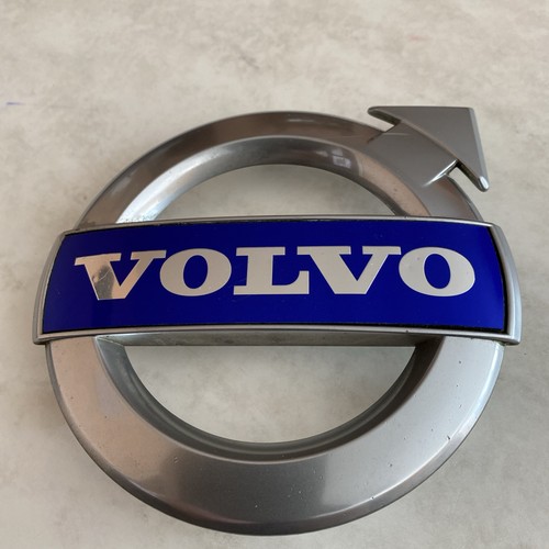 Used volvo badge front - volvo, no