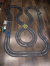 Scalextric Digital 1:32 Large Track Set with Ln Cge, 3 Dig Controllers & 3 Cars