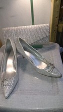 ROLAND CARTIER SILVER LOW HEEL SHIMMER BUCKLE COURT SHOES AND MATCHING BAG UK 6
