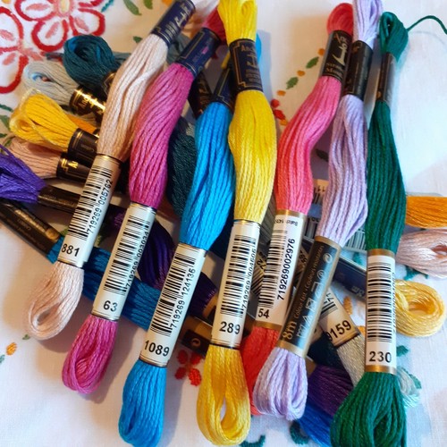 Anchor threads skeins - threads, cross