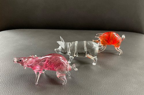 Three little glass pigs - little,