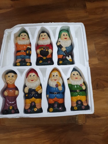 Vintage seven dwarf garden - vintage,
