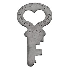 EAGLE LOCK Co. STEAMER TRUNK Key - Code 8442 1 - Antique Vintage Key - ref.k594