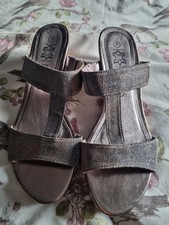 Pretty Silvery/gold Sandals By Pavers Size 7