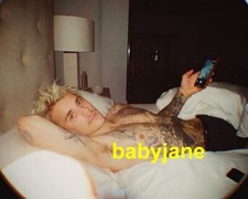 177 JUSTIN BIEBER BARECHESTED