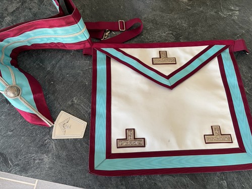 Mark master mason - mason, apron