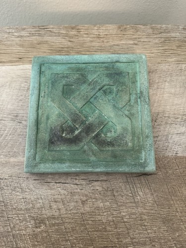 Celtic knot cement - knot,
