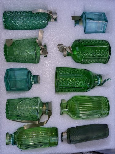 Green glass table vases - x,