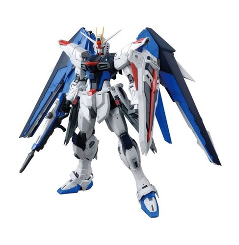 Gundam model freedom - model,