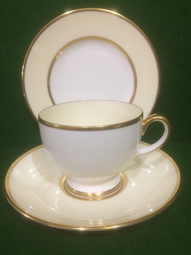 Vintage wedgwood bone china - wedgwood,