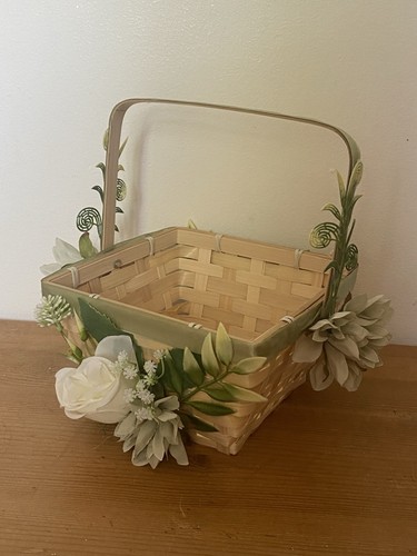 Sage green flower girl wicker - green,