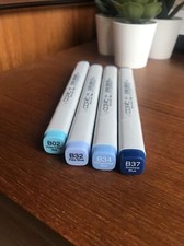 Set of 4 Copic Markers B02 /