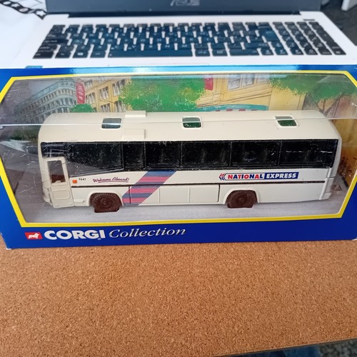 Corgi national express plaxton - express,
