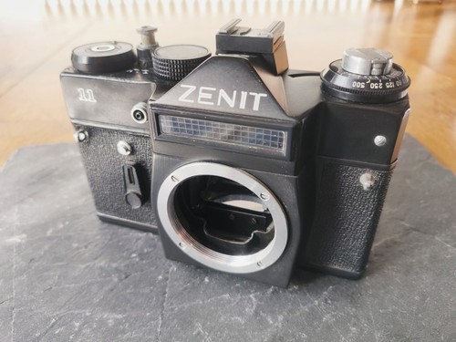 Zenit 35mm slr - 11, camera