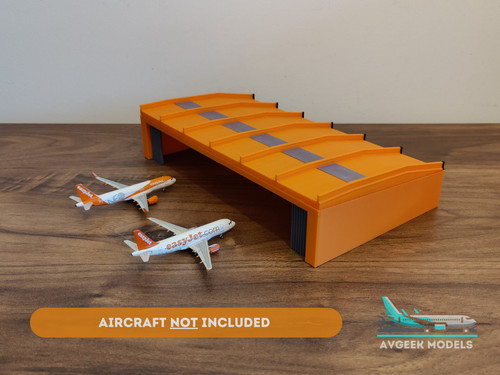 Easyjet luton hangar - easyjet,