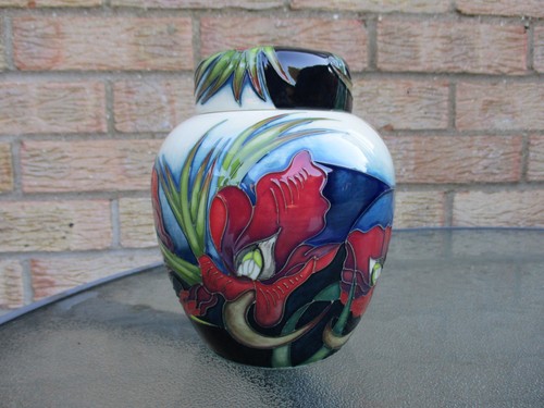 Moorcroft satin flowers - satin,