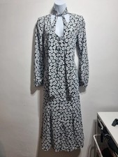 Beautiful Wallis Black & White