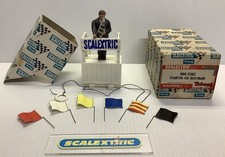 SCALEXTRIC TRI-ANG VINTAGE 1960's F303 STARTER ON ROSTRUM & FLAGS (BOXED+)