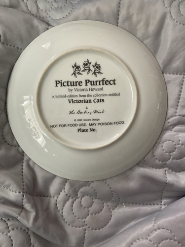 Collectors cat plate - collectors,