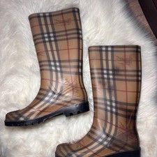 Womens Burberry Classic Nova
