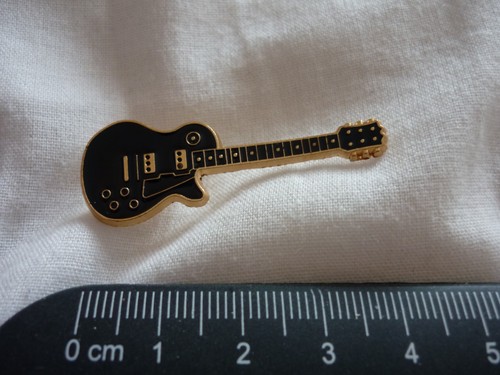 Guitar pin badge black - badge,