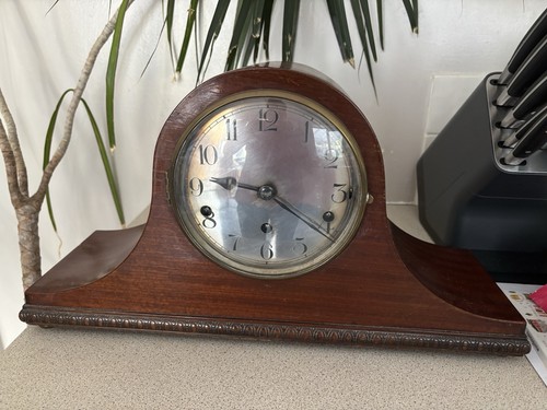 Arch top mantel clock with - top,