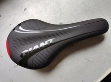 NEW GIANT COMFORT GROOVE SADDLE SEAT MTB CITY TOURING BIKE BLACK BY SELLE ROYAL