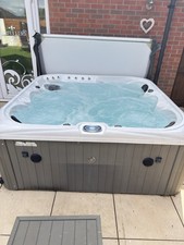 Hot tub blue whale master - whale,
