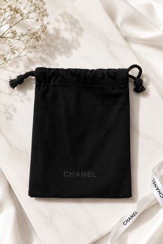 Chanel black drawstring dust - black,