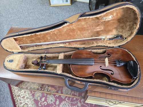 Old violin after - 4/4, andrea