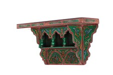 Painted Moroccan shelf, Wall