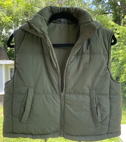 Altar state cropped puffer - state,